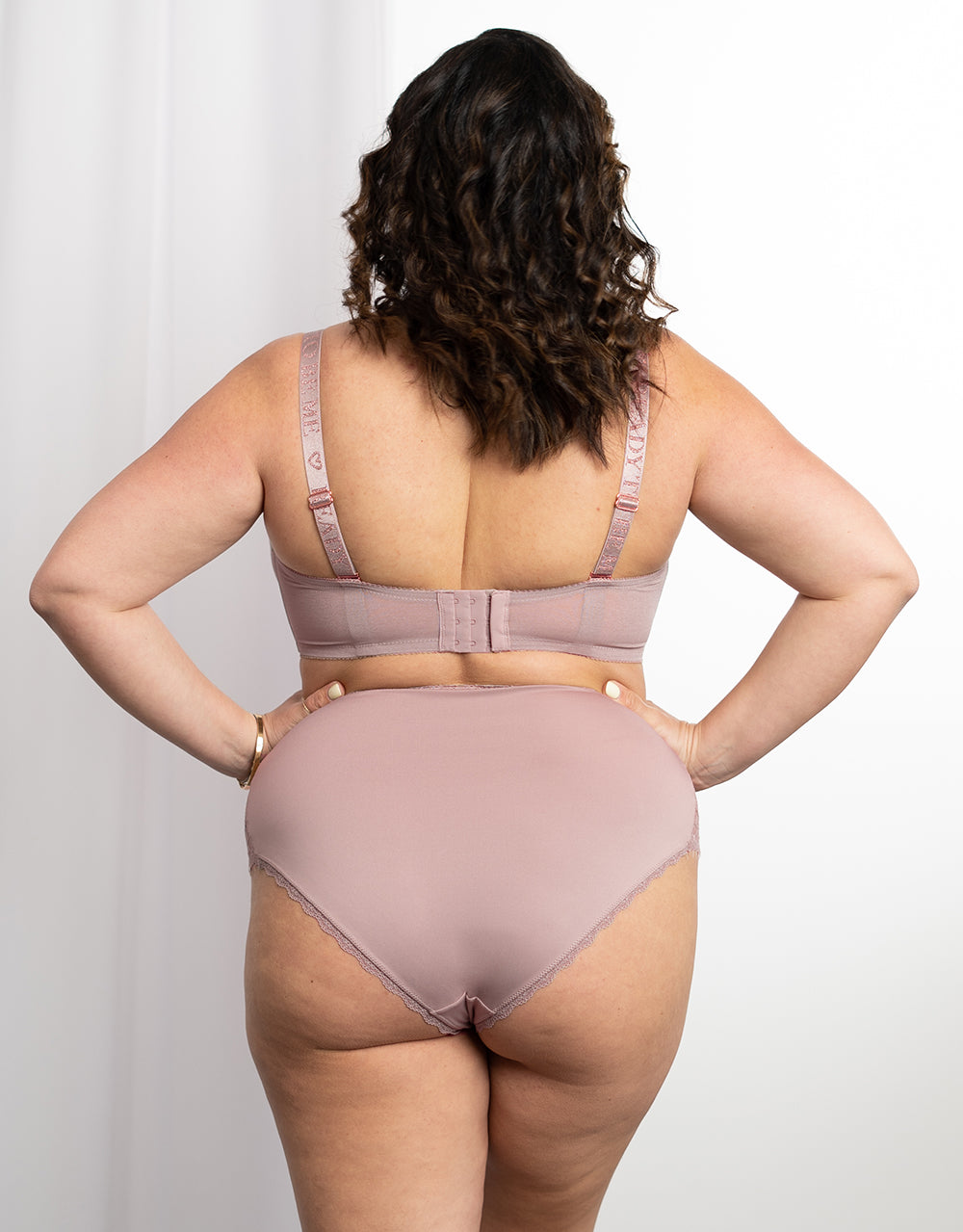 BH Diamond Taupe