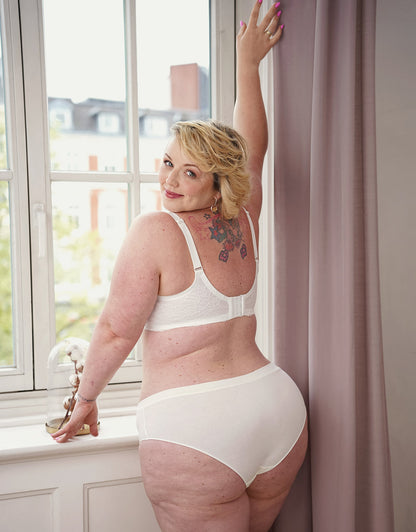BH Lucy Ivory