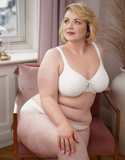 BH Lucy Ivory