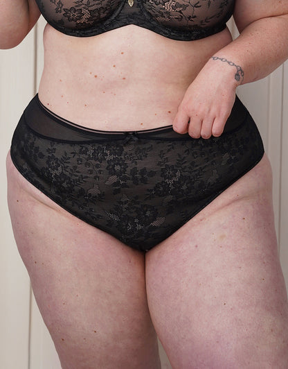 High-Panty True Lace Black