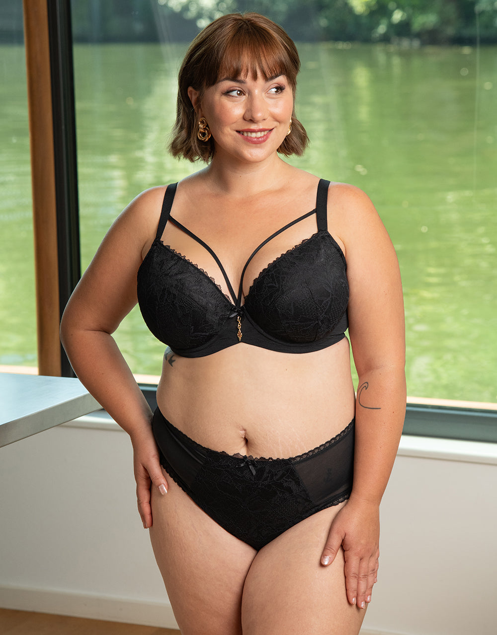 BH Vienna Strappy Black