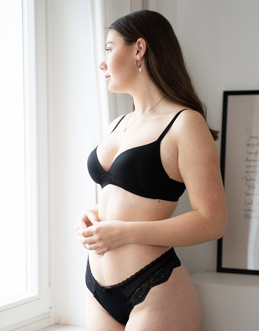 String Clara Black