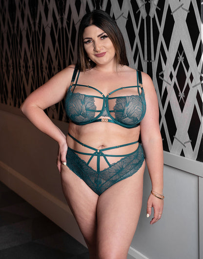 High-Brazilian FemFatale Green