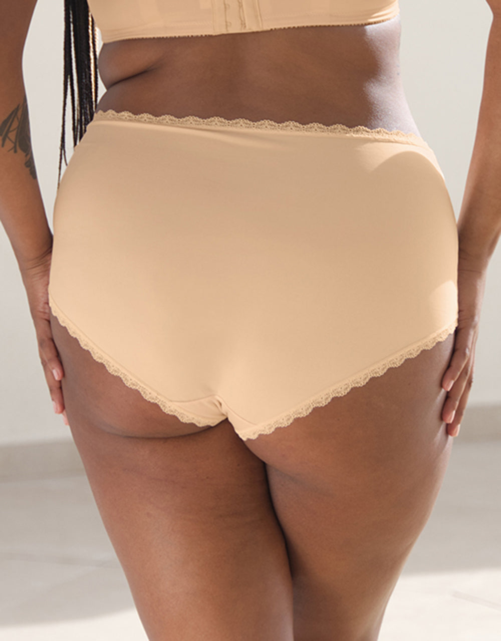 High-Panty Basic Pale