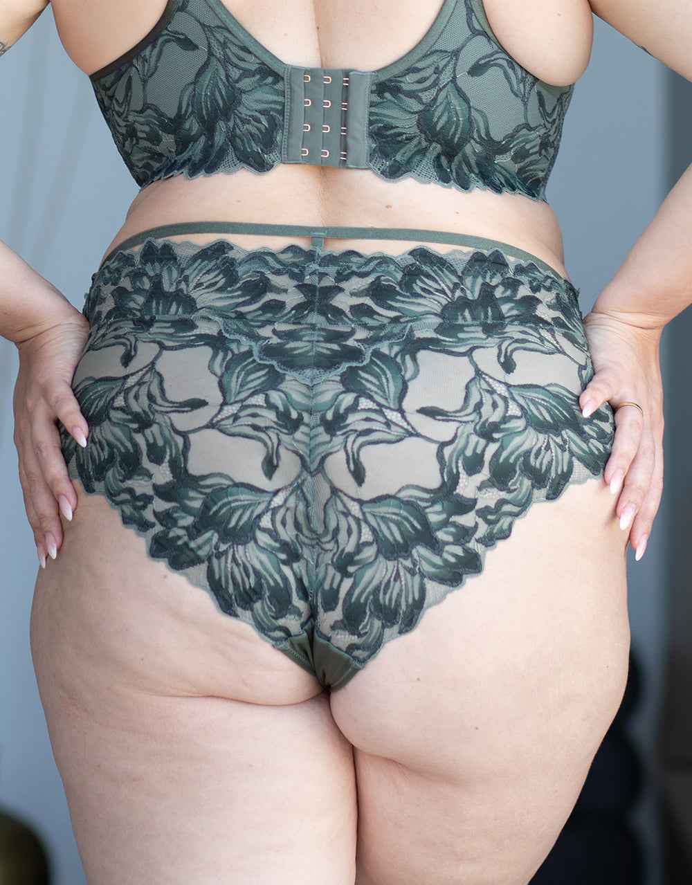 High-Panty Cha-Cha-Cha Olive