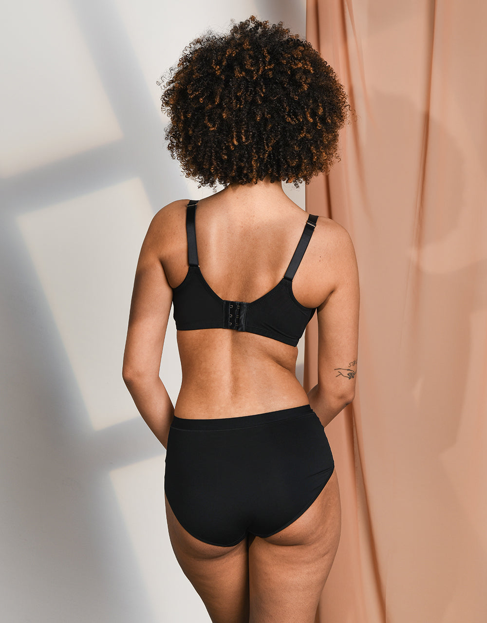 High-Panty Cozy Basic Black