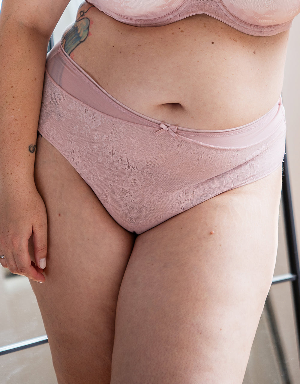 High-Panty True Lace Rose