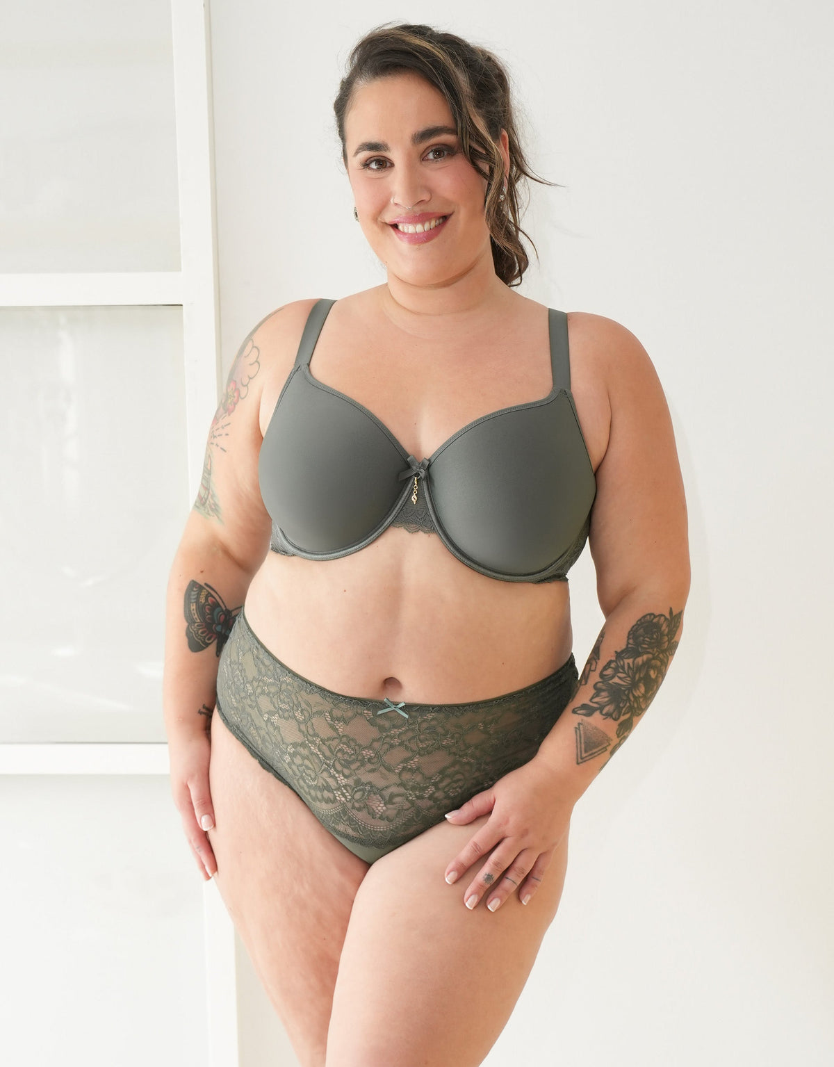 High-String Lace Basic Olive