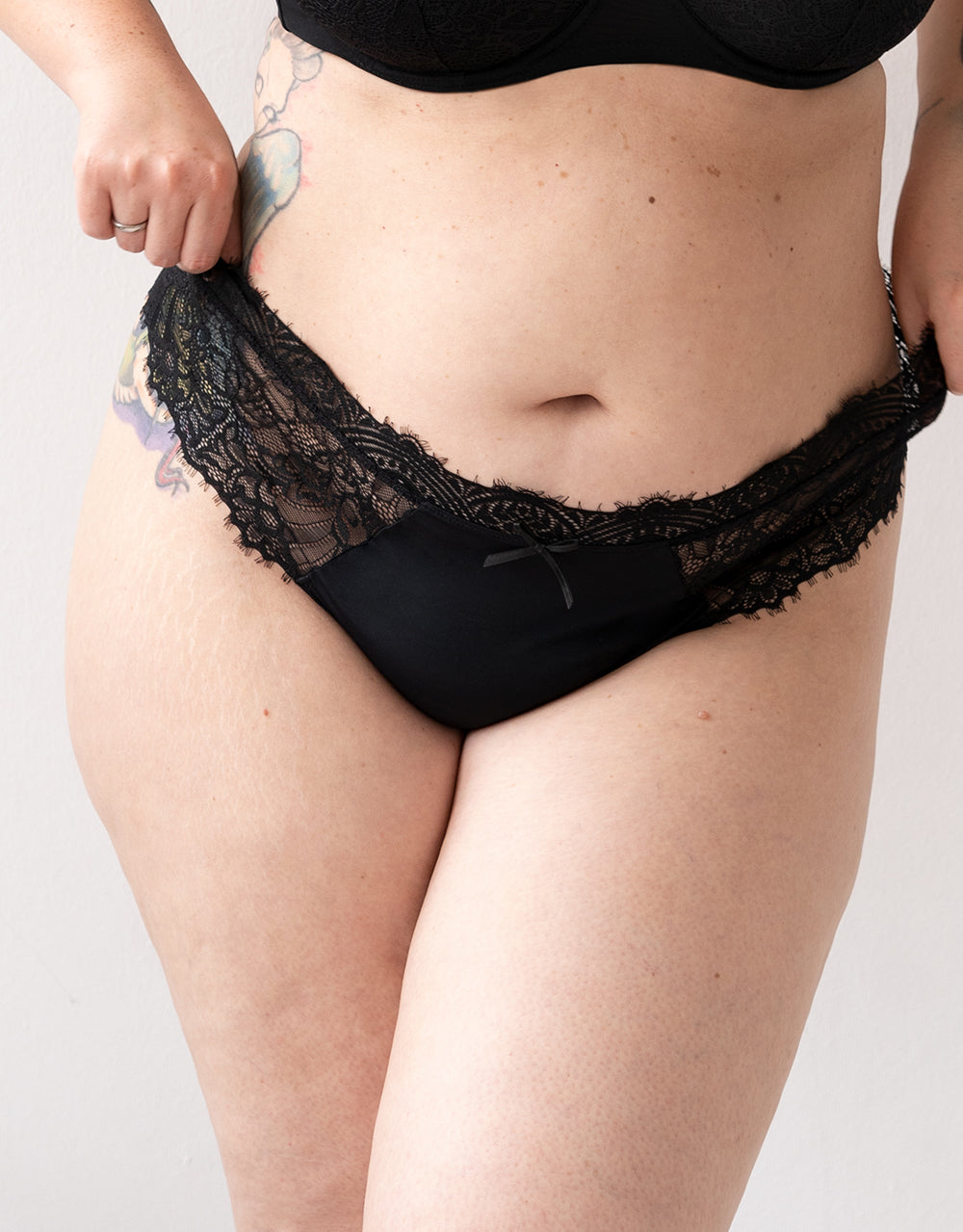 String Sensla Black