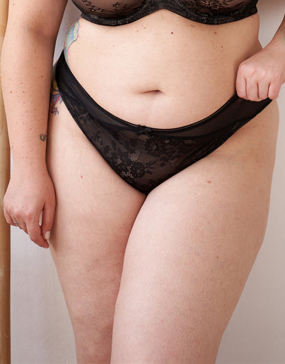 String True Lace Black