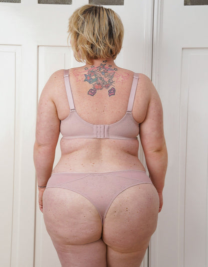String True Lace Rose
